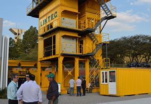 Exhibition of the first gravimetric asphalt plant LINTEC mounted on Brazilian soil