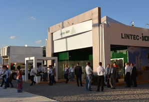 Visitors in LINTEC-IXON stand in the third day of the fair